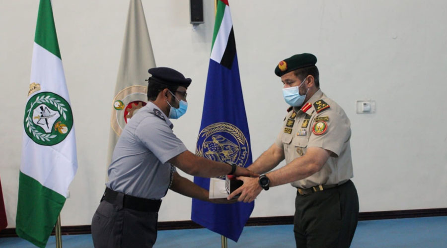 تخريج منتسبي شرطة أبوظبي لدورة التحدي والمغامرات